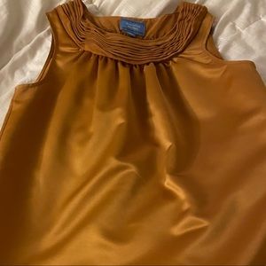 Simply Vera—Vera Wang mustard sleeveless dressy shirt size 10